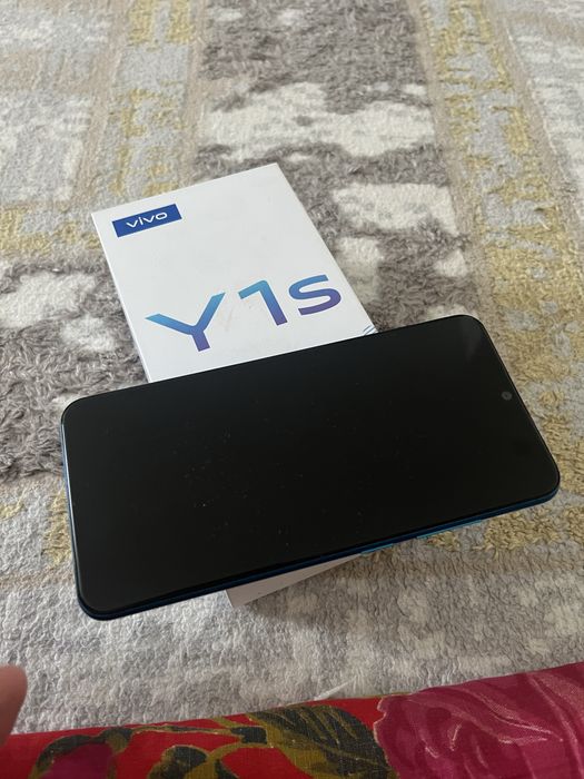 vivo y1s  продаю