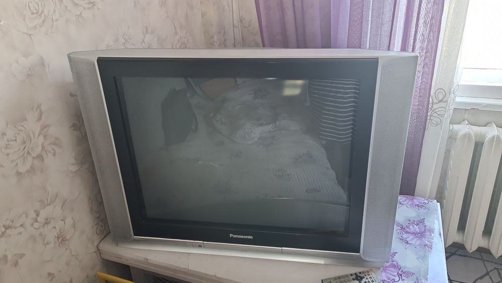 Продам телевизор Панасоник