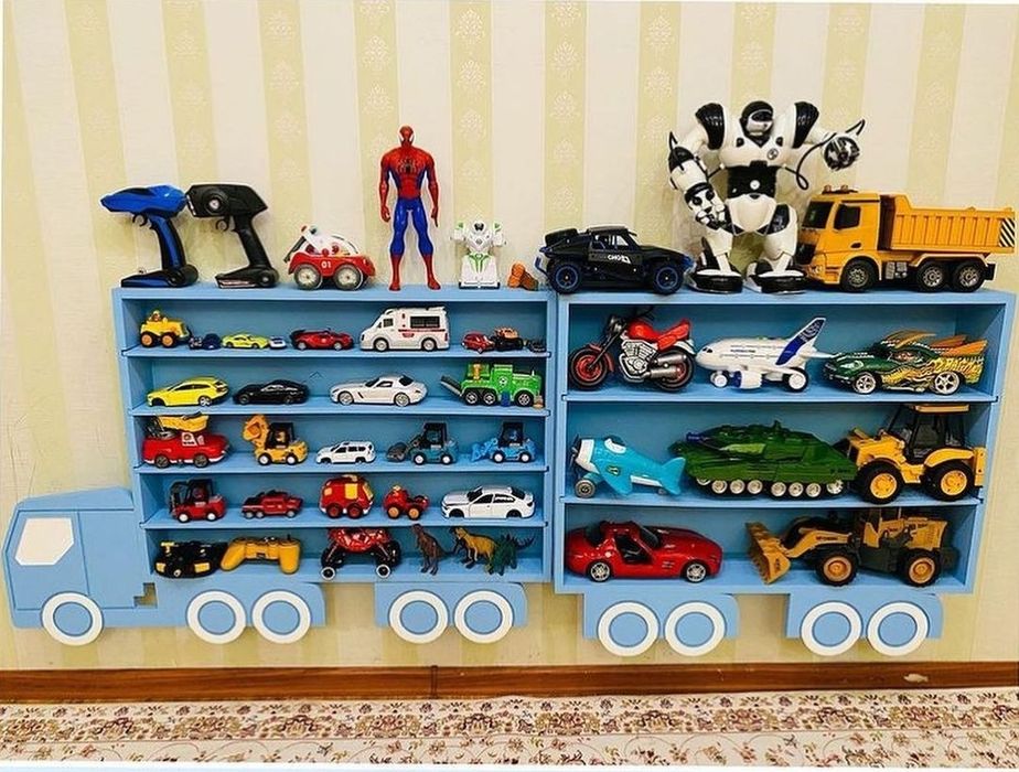 Полка стеллаж для машинок