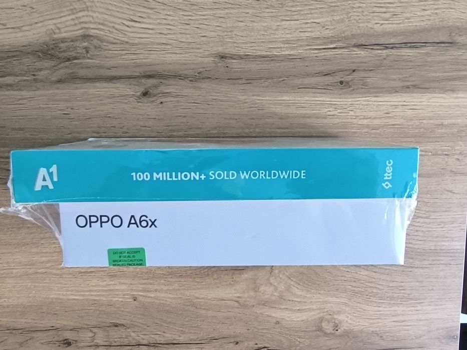 Мобилен телефон-OPPO A6x +Power bank