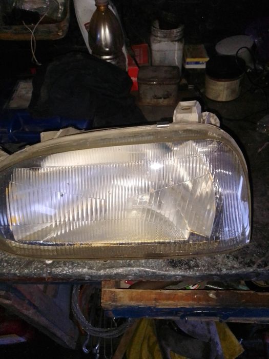 Пердни фара в заборе