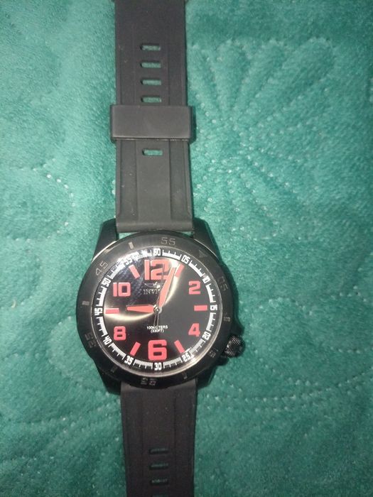 Vând ceas invicta