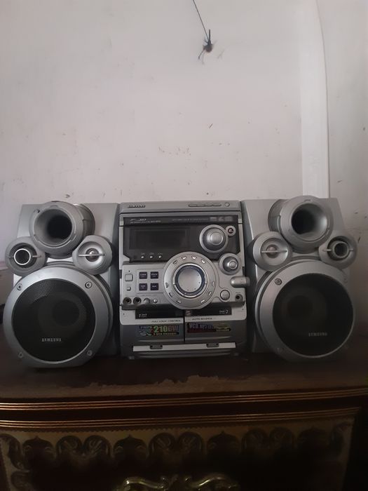 Samsung muzikalniy sentr sotiladi