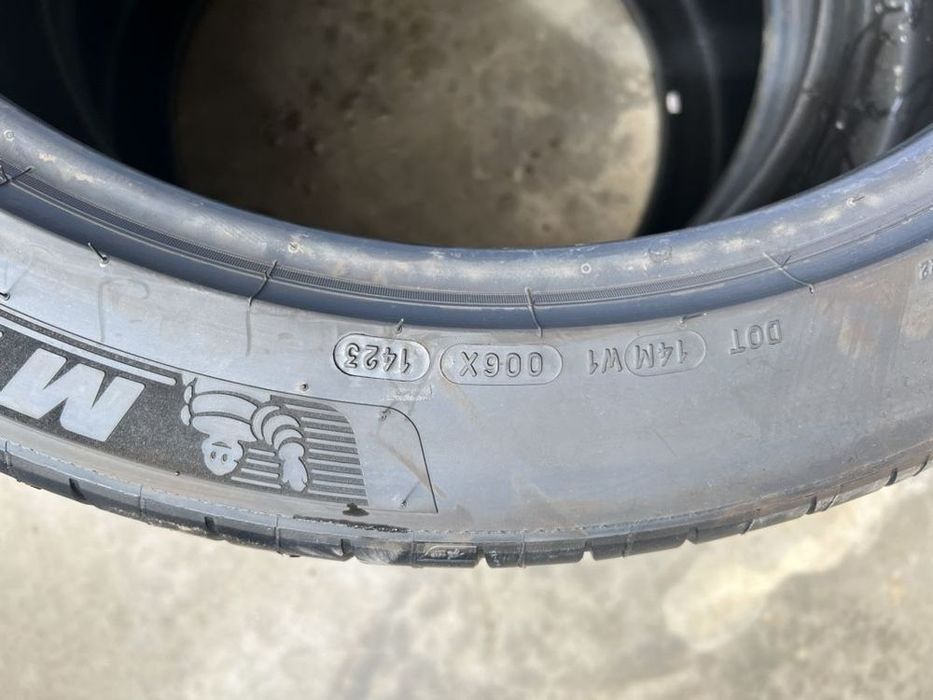 vând set anvelope 285/40/22-325/35/22 Michelin de vară noi