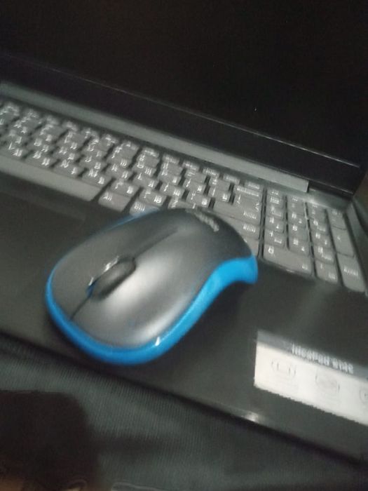 Ноутбук и гитара