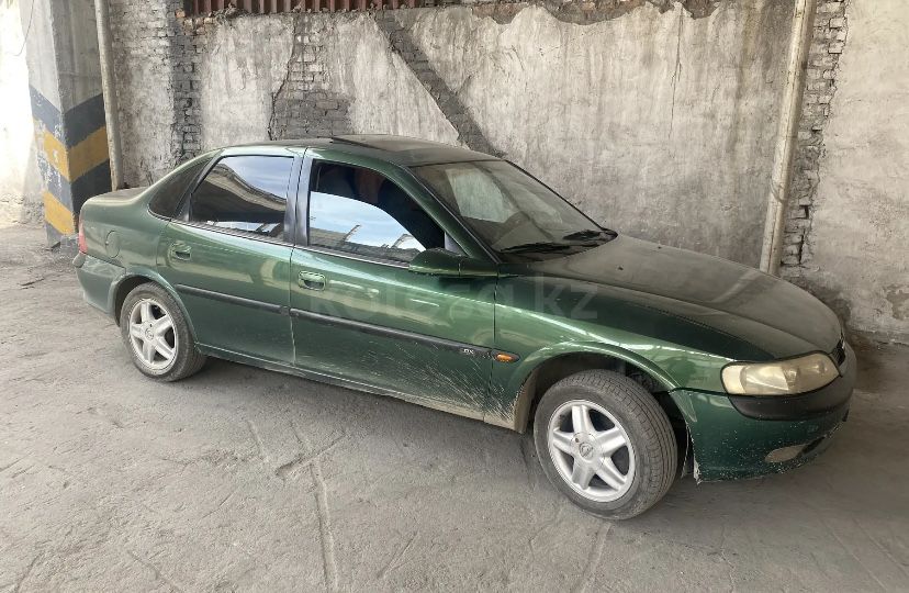 Диск и покрышка сатылады R 15 .