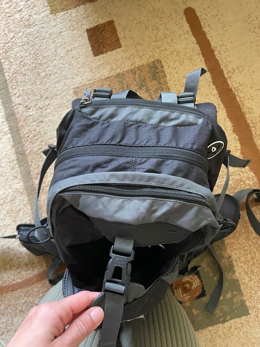 Туристическа раница 40L литра водоустойчива ергономична много джобове