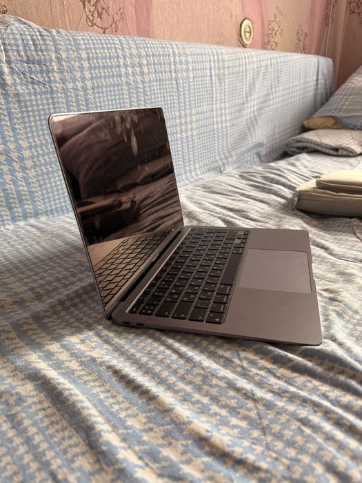 Срочно продам macbook air 13- inch