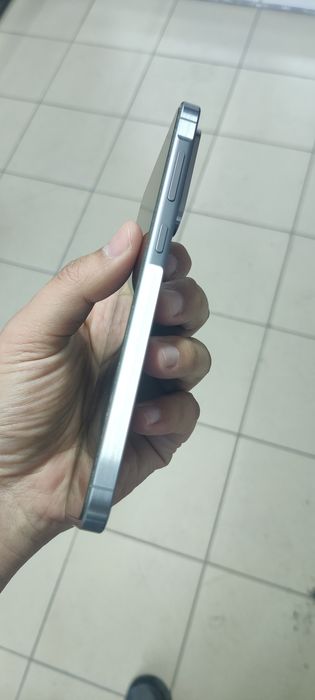 Продам Самсунг А56.