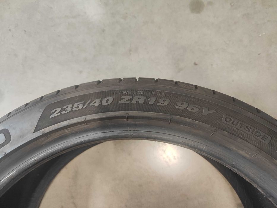 2бр.летни гуми 235/40/19 Kumho