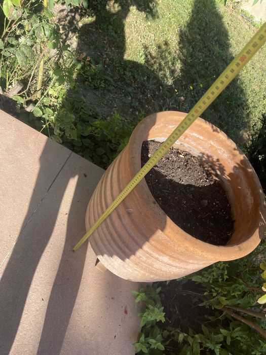 Голяма саксия от остров Крит