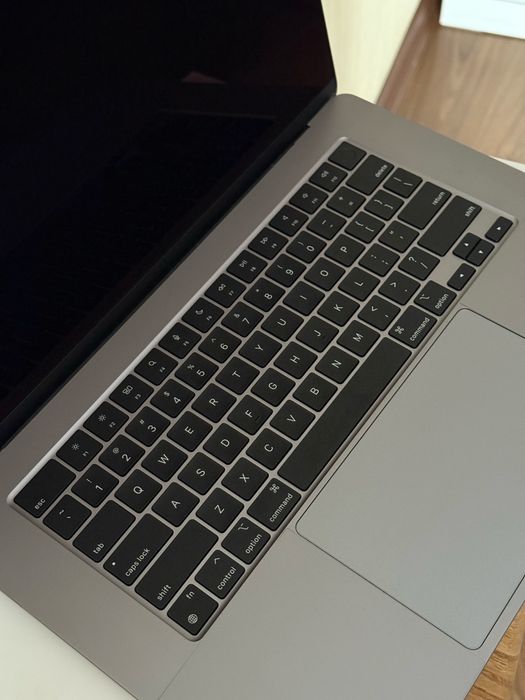 15-inch MacBook Air (M2)
