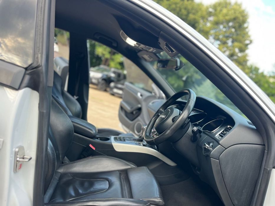 dezmembrez audi a5 facellift S-Line