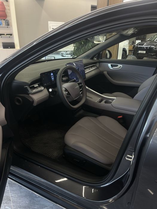 Roewe M7 DMH 2026