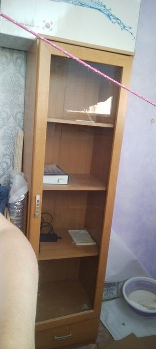 Шкаф для книг  состояние хорошее