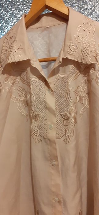 Дамска риза с бродерия