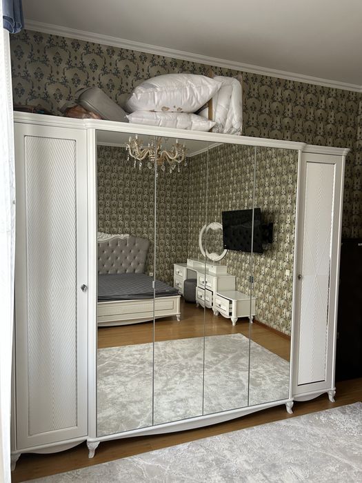 Спальный гарнитур в идеальном состоянии