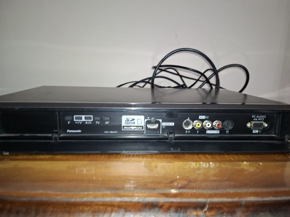 Тюнер модель TU-Z100R