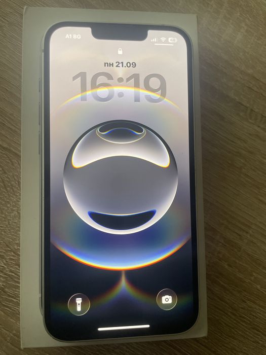 Продавам iphone 16 e
