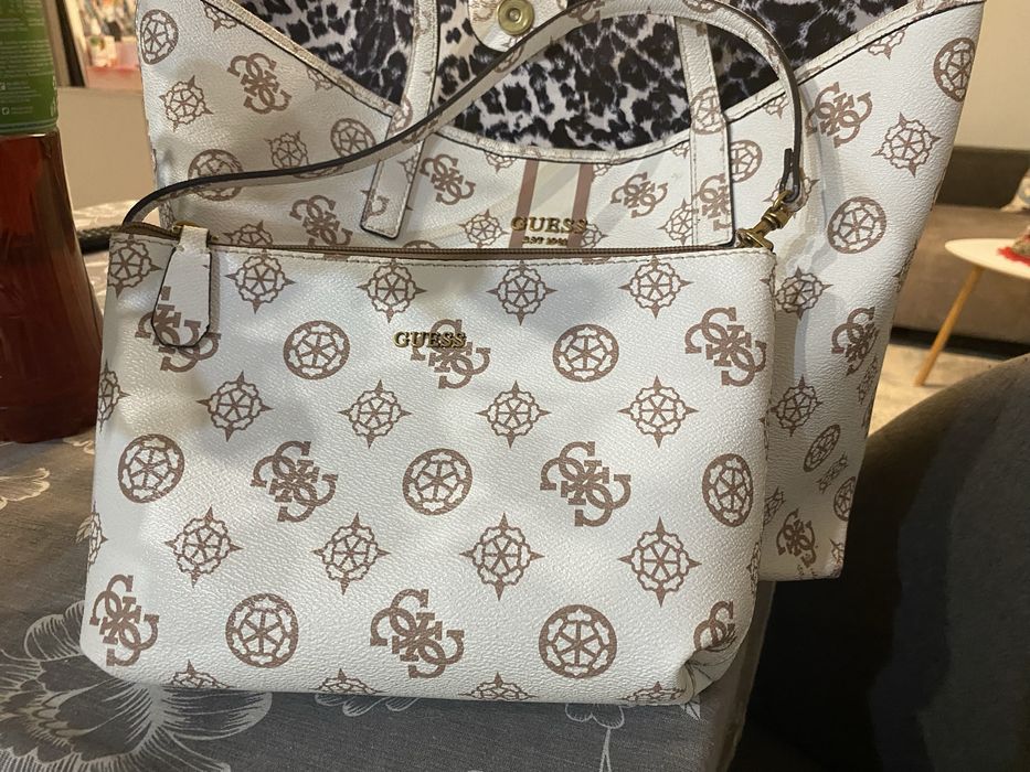 Бяла Чанта Guess