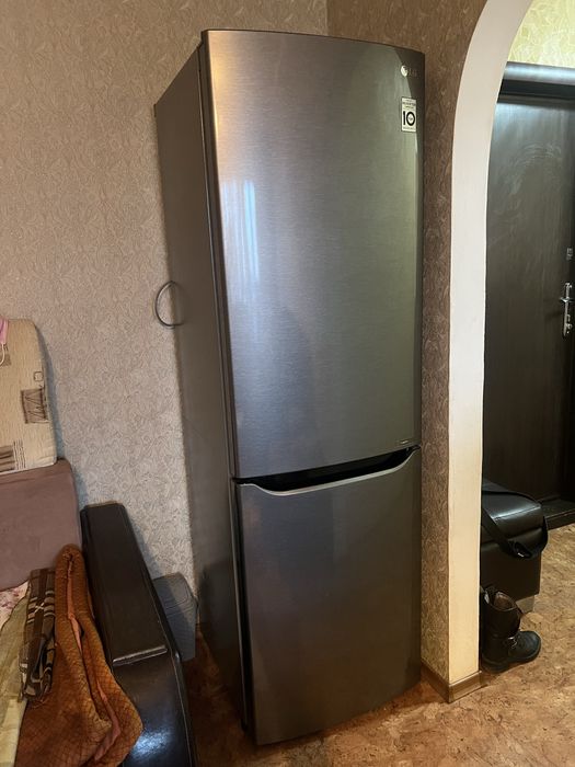 Продам холодильник LG