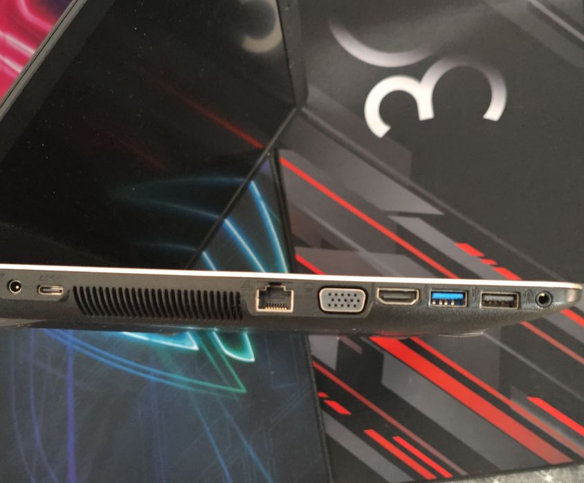 ASUS 15.6" / Core i3 / SSD 240 ГБ / АКБ 100%