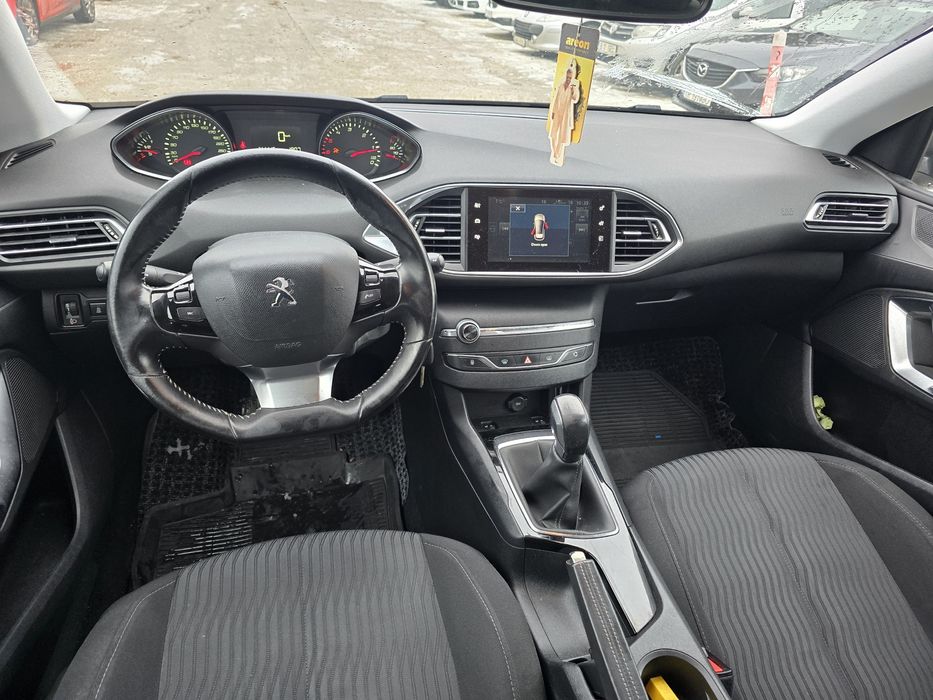 Pegeot 308 avariat, lovit, defect