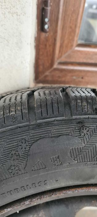 Vând roți + capace de roți pe 16.