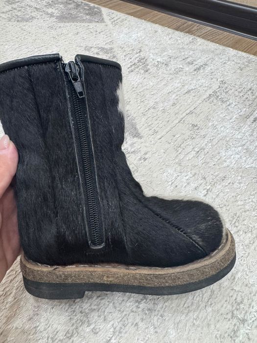 Продам унты детские натуральные