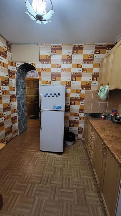 Продам 1-ком квартиру район Достык мола.