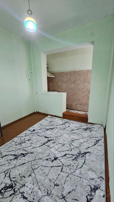 Продается квартира Яшнабад район Кадышева базар 1/8/9 Средний ремонт