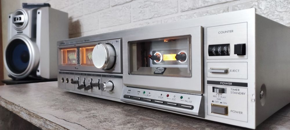 Продам кассетную деку Victor kd-a5