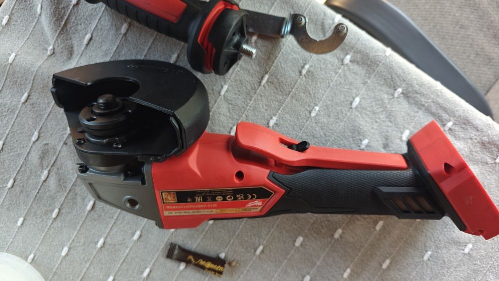 Flex cu rapid stop și cu variator de turatie de 125 model destinat pie