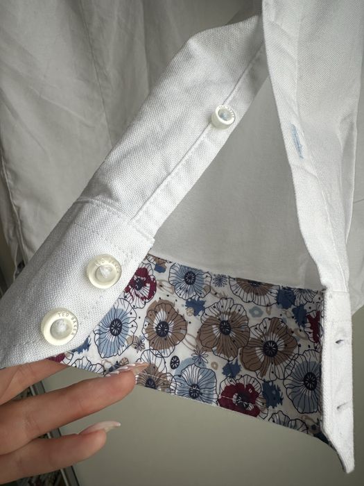 Риза Ted Baker, commando, Tommy Hilfiger, Steve Madden, U.S. Polo ASSN