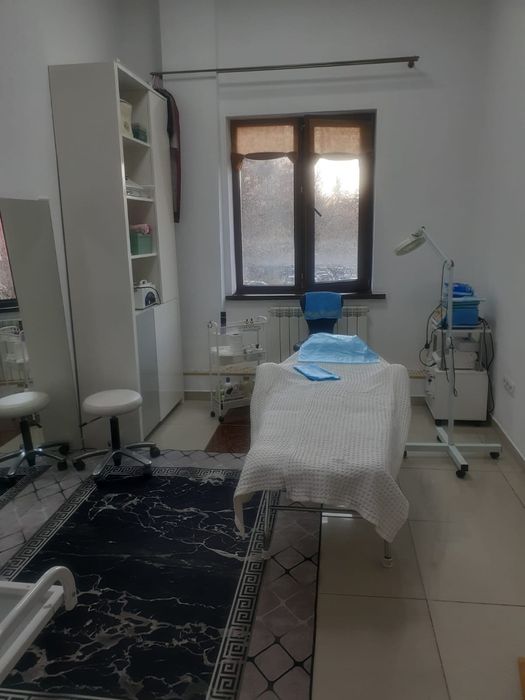 Кушетку сдаем/ кабинет