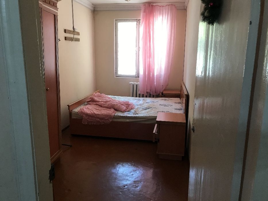 Чиланзар 11 продается  своя 2/2/4 квартира  срочно