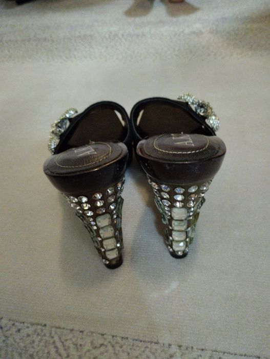 Шлепки эксклюзивные очень крутые