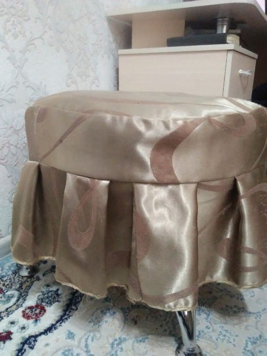 Продам пуфик с чехлом