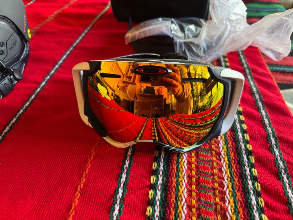 Oakley Airwave 1.5 Smart Goggles, Умна Маска за ски/сноуборд