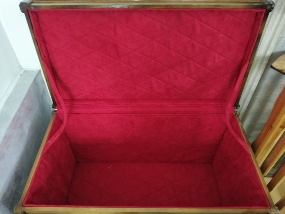 Сандык деревянный