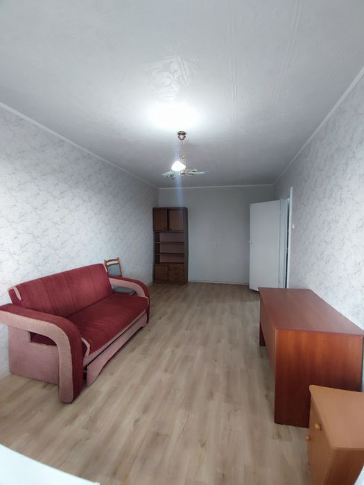 Продам 1ком центр Революция