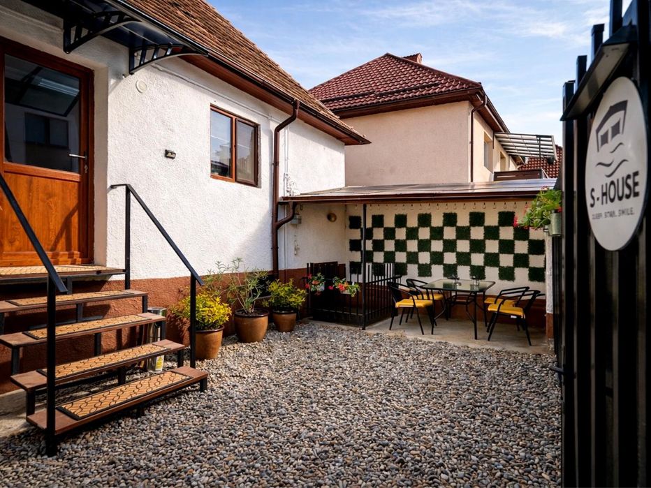 Cazare Avrig S-HOUSE Apartament Spatios cu Terasă Privată si Parcare