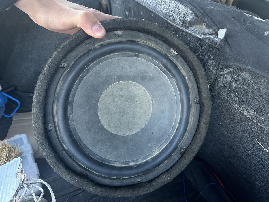 Саббуфер с проводом