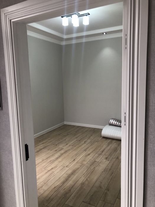 Yangi qurilgan uylar sotuvda