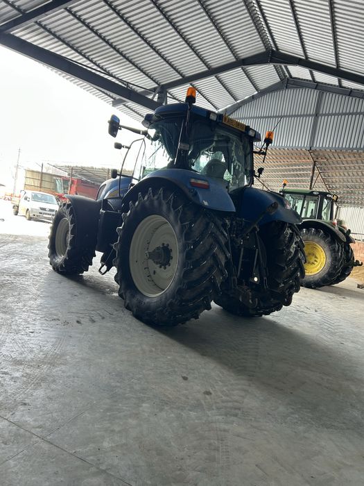 Vand new holland t7060