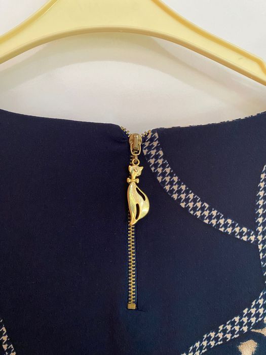 Рокля със шифонени ръкави