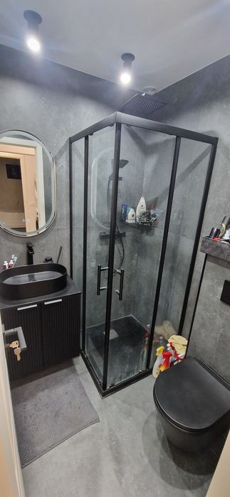 Vând apartament 4 camere decomandat !!