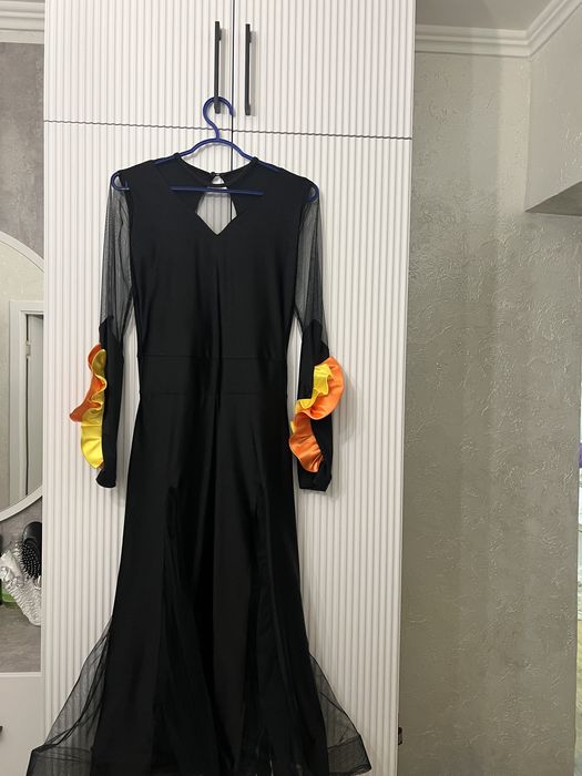 Продаются бальные платья