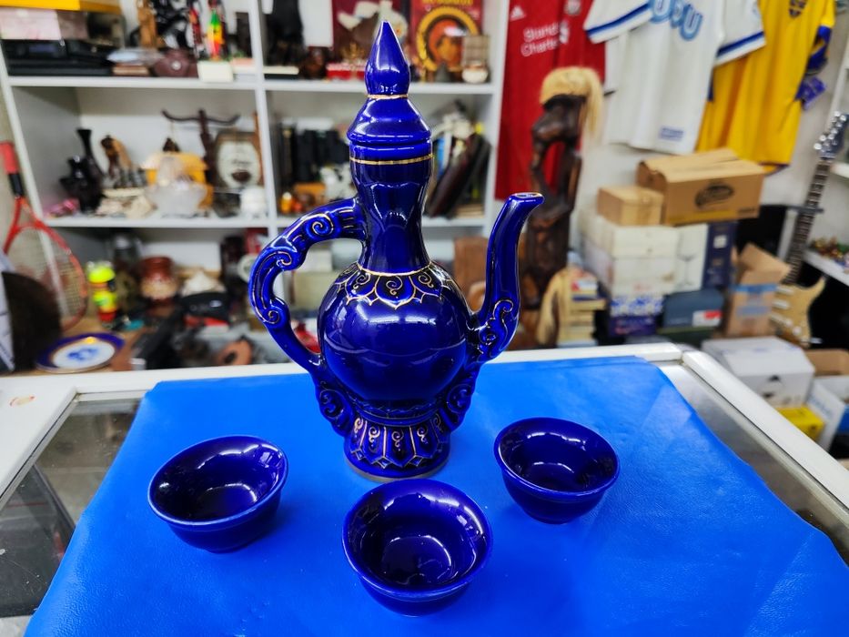 Порцеланов сервиз за ракия / саке