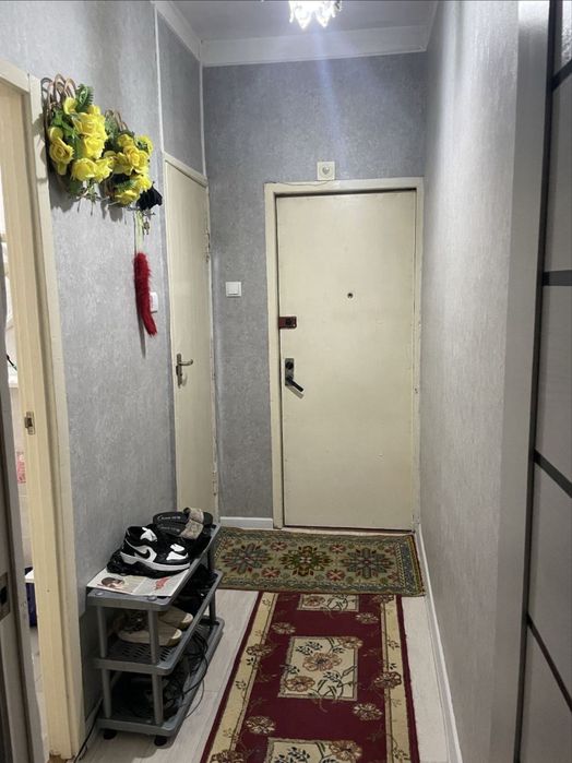 Каартира 2/5/5 Художники 50м2